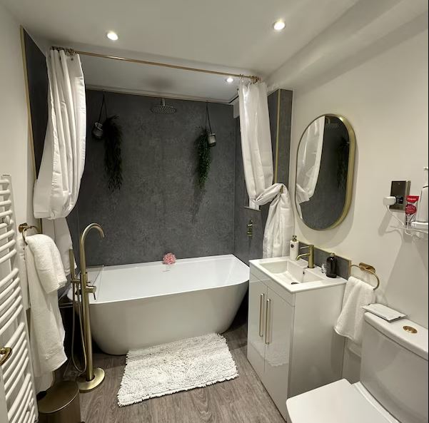Shape Up Your Bathroom: Introducing the 
Forge Shapes Bathroom Range